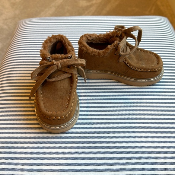 Baby GAP Wallabee style boot - Picture 1 of 4